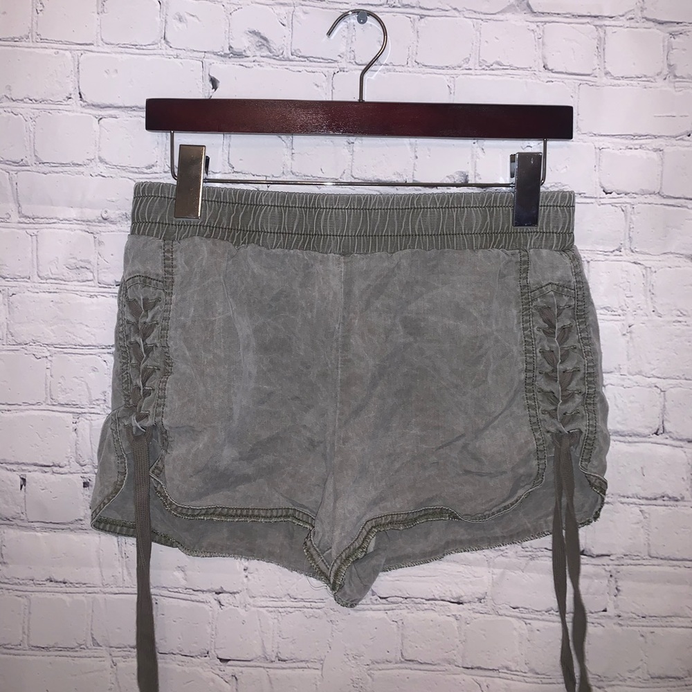 Express Dark Green / Gray Laced High Waist shorts size XS - Picture 1 of 9
